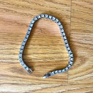 8 inch white gold tennis bracelet.